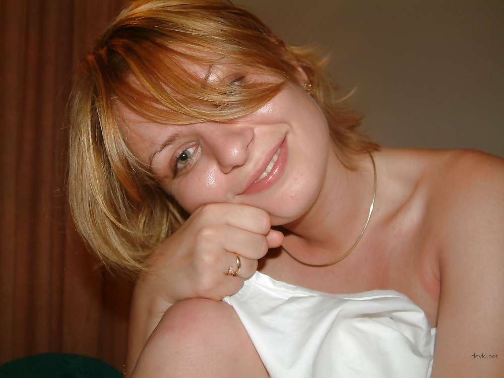 Insatiable Wife Hungry for Multiple Cocks: XXX Amateur Porn Pics