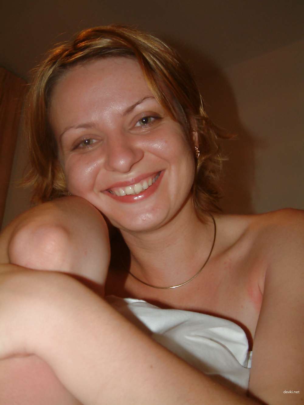 Insatiable Wife Hungry for Multiple Cocks: XXX Amateur Porn Pics