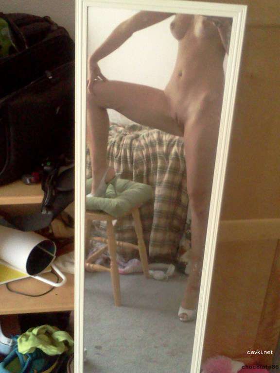 XXX Amateur Babe's Explicit Posing - Private Sex Pic for Adults Only
