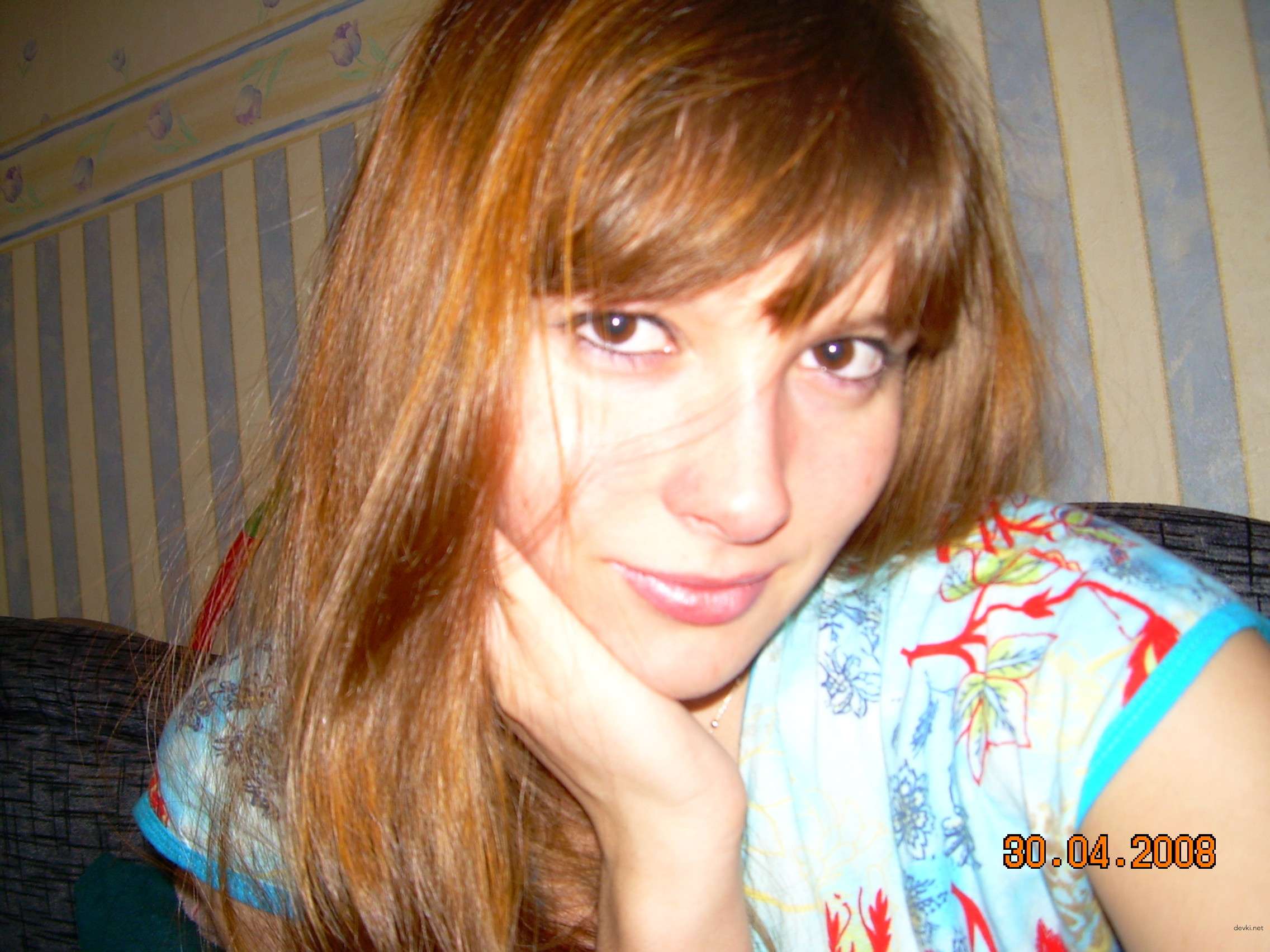 Naughty Amateur Bares All in Explicit Photoshoot