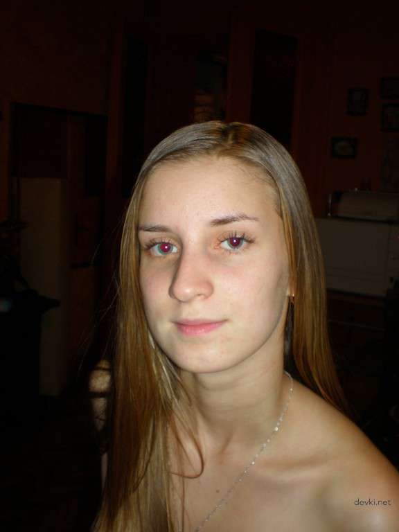 Explicit Slim Babe Amateur Nudes: Private Erotic Photos for Adults
