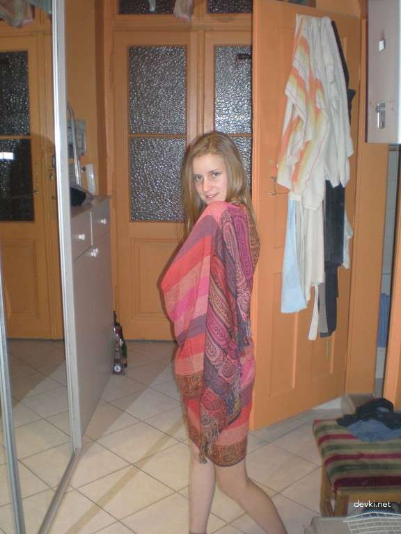 Explicit Slim Babe Amateur Nudes: Private Erotic Photos for Adults