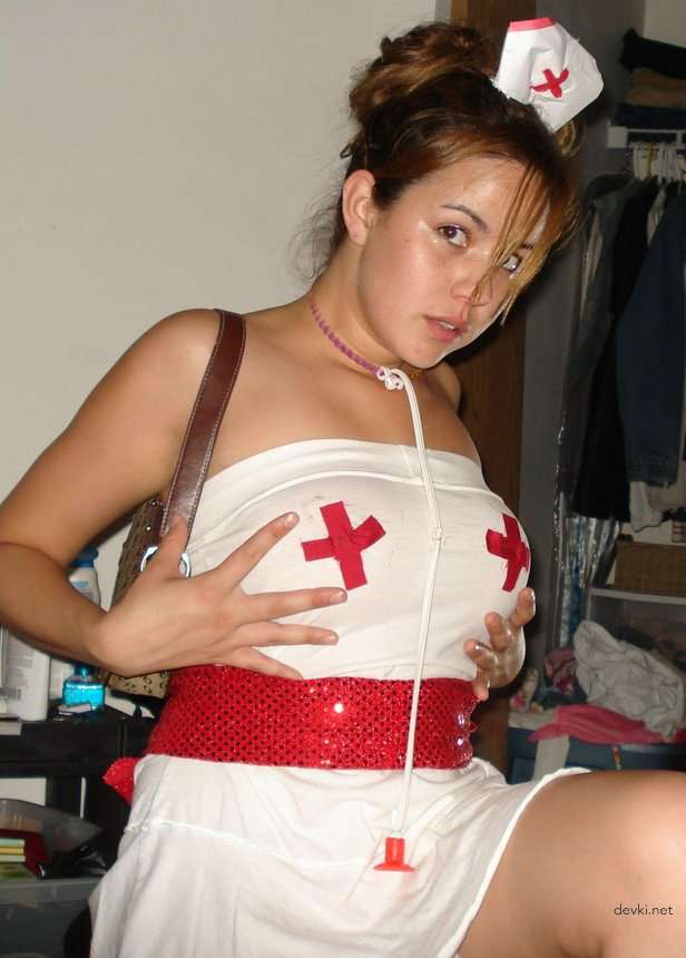 Amateur Dress Up Slut: Naughty English Porn Babe Gets Wild