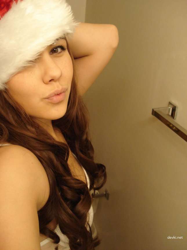 Amateur Dress Up Slut: Naughty English Porn Babe Gets Wild