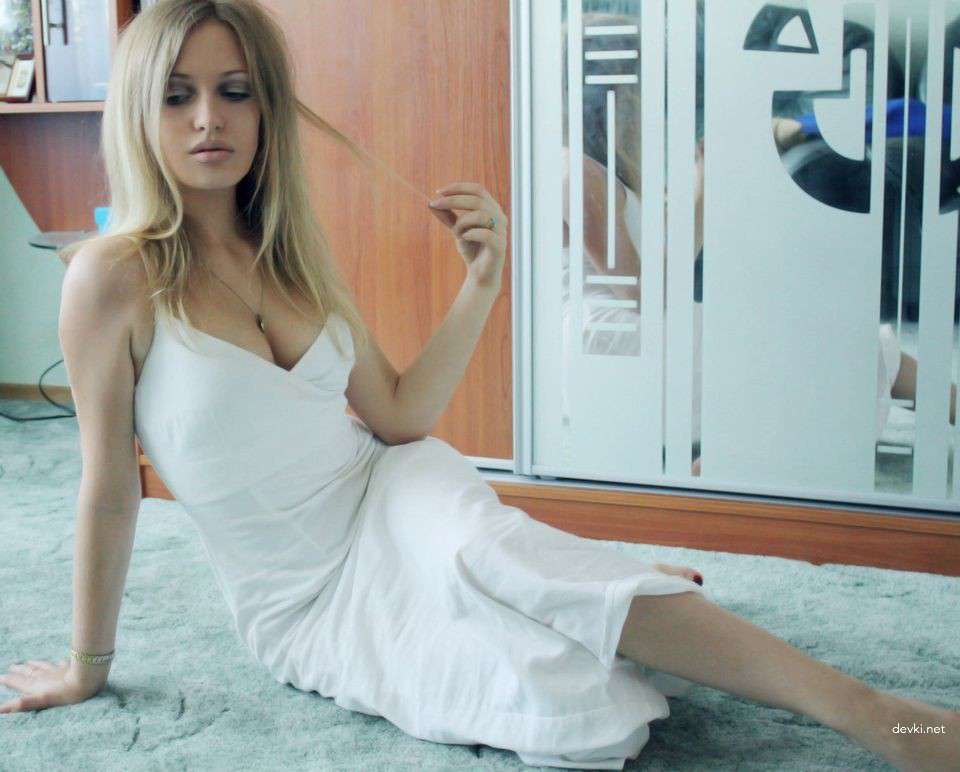 XXX Blonde Amateur Sex: Hot Private Photo of Sexy Explicit Content