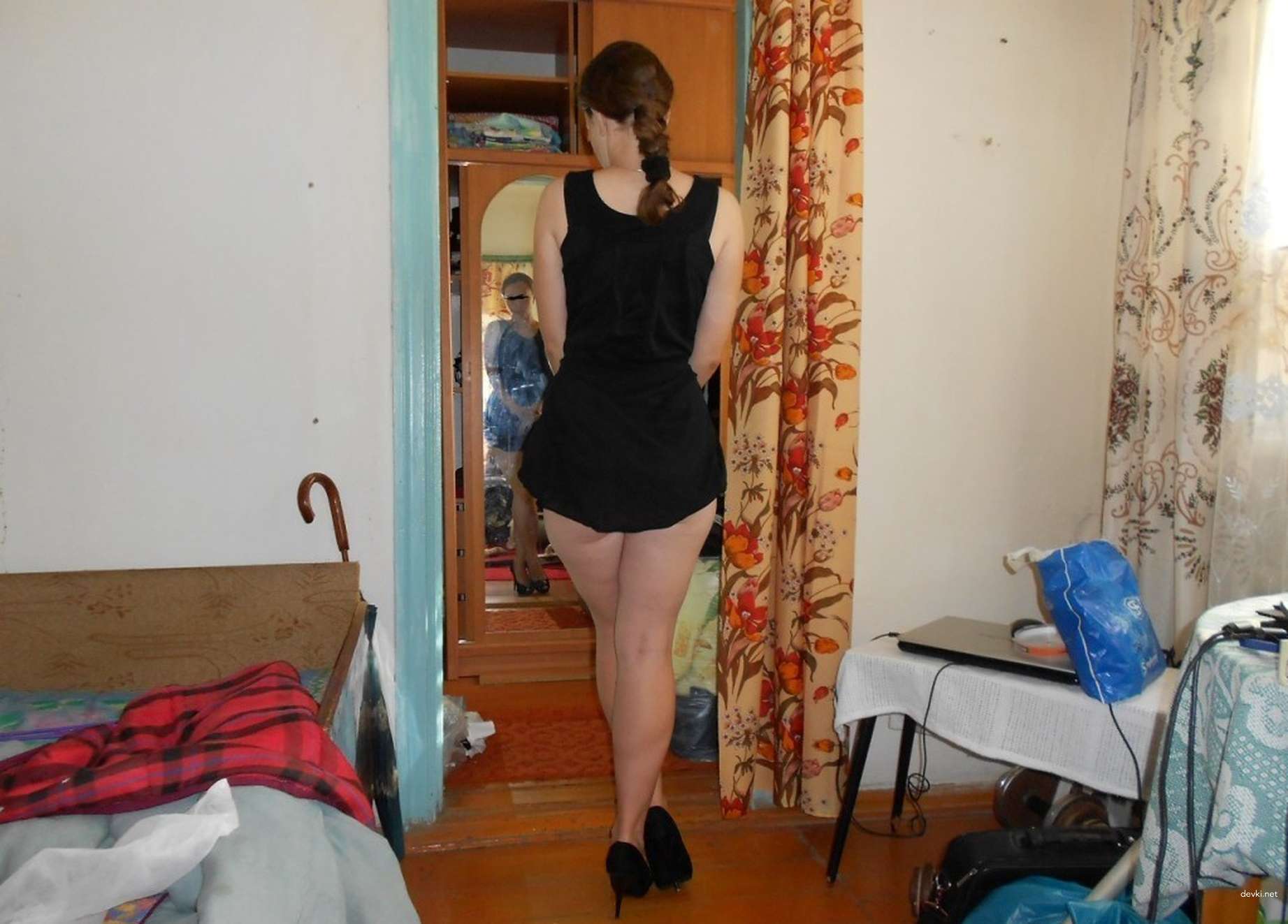 XXX Amateur Babe Shows Off Her Perfect Ass - Explicit Photo