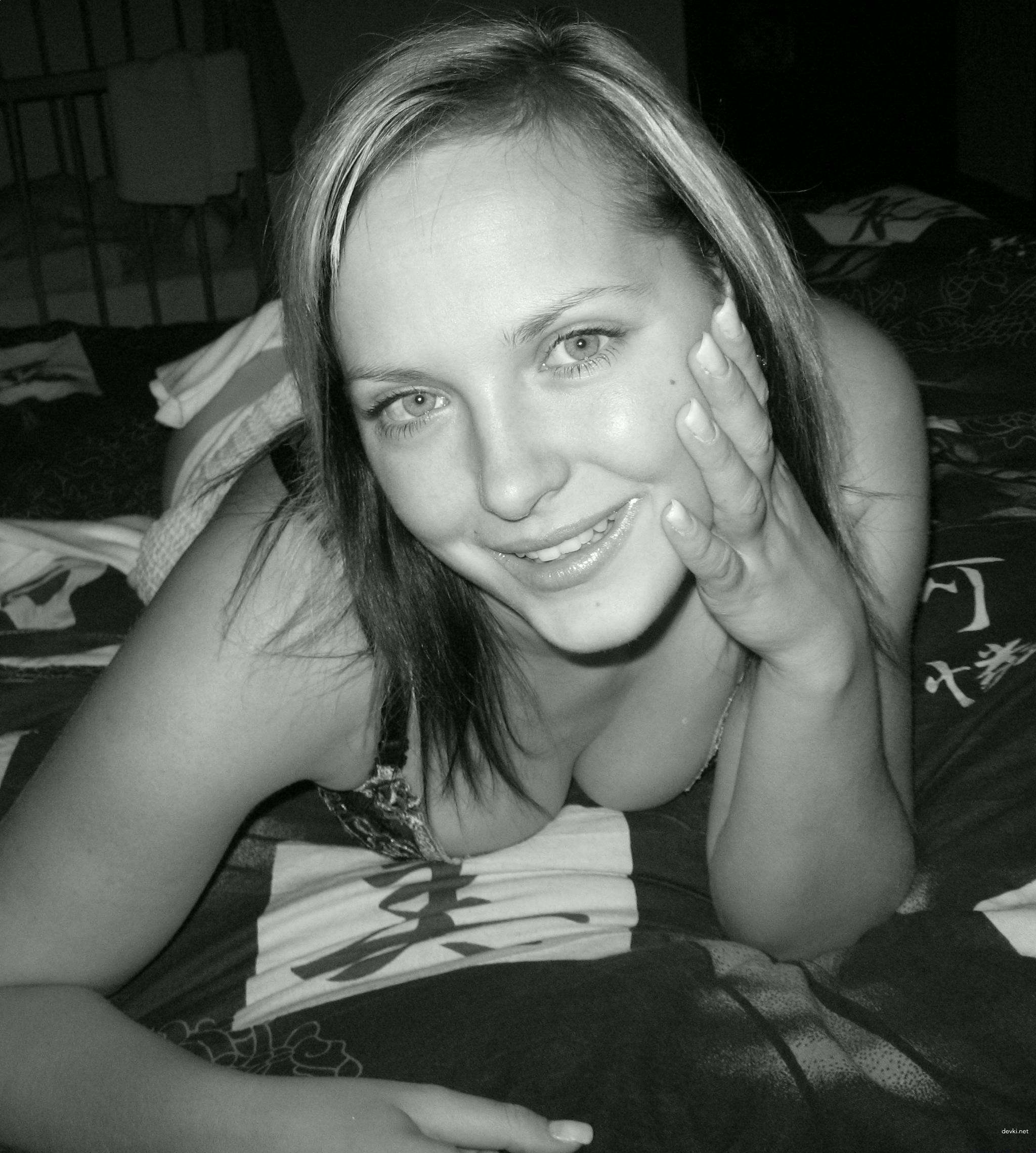 Steamy Young Amateur's XXX Intimate Photo - Explicit Teen Porn