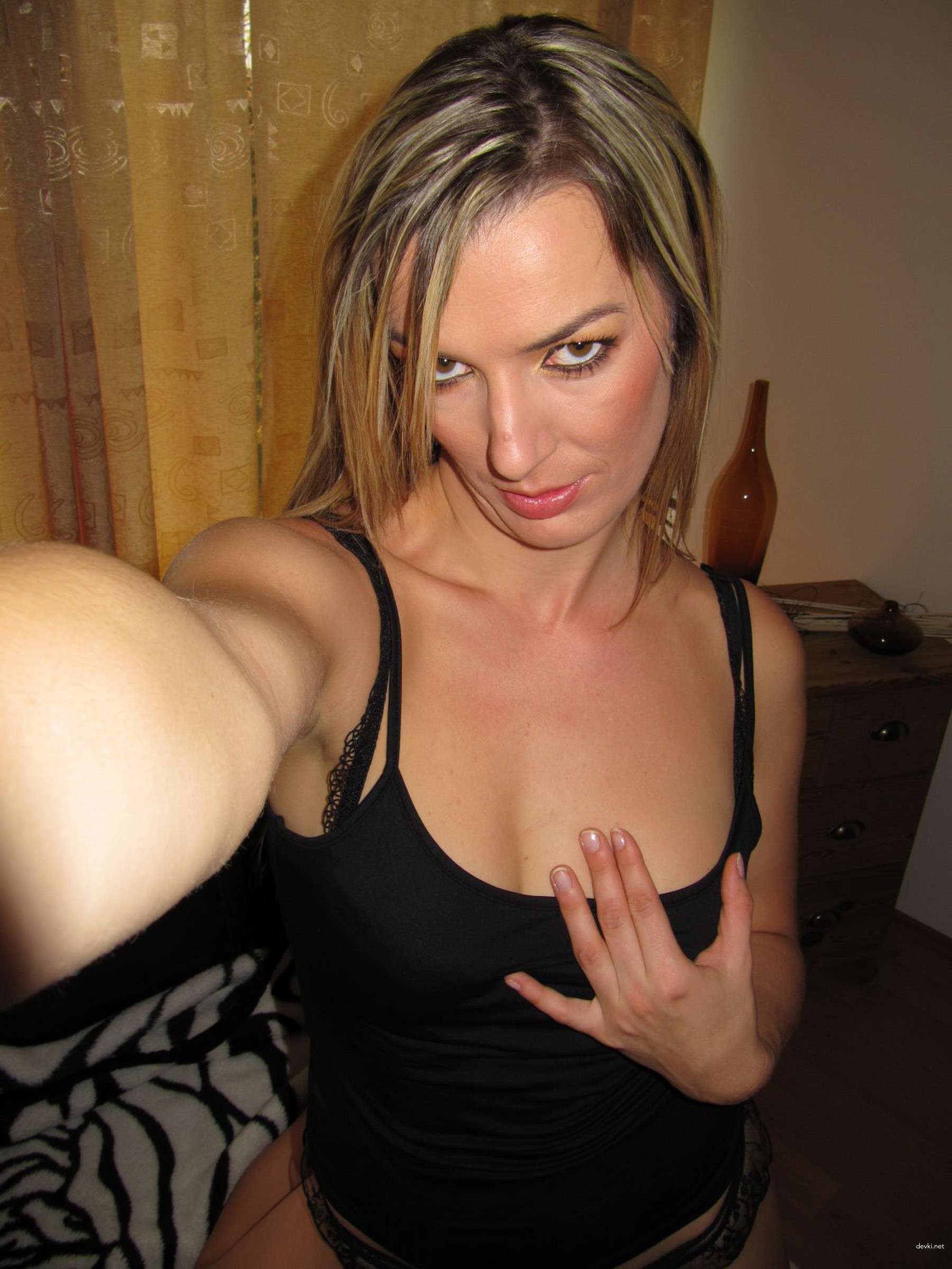 XXX Mature Nude Amateur: Uncensored Naked Woman Private Photo
