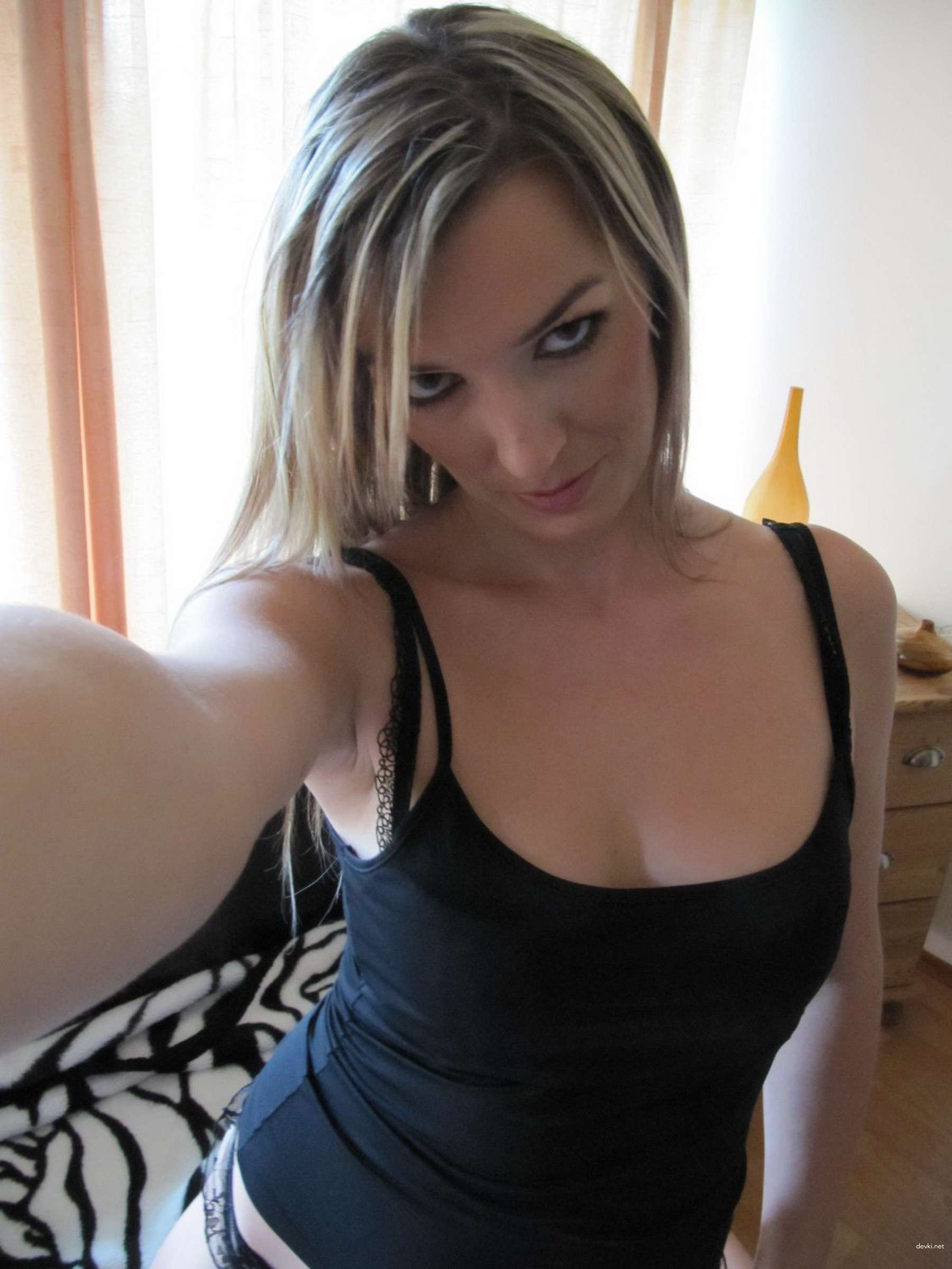 XXX Mature Nude Amateur: Uncensored Naked Woman Private Photo