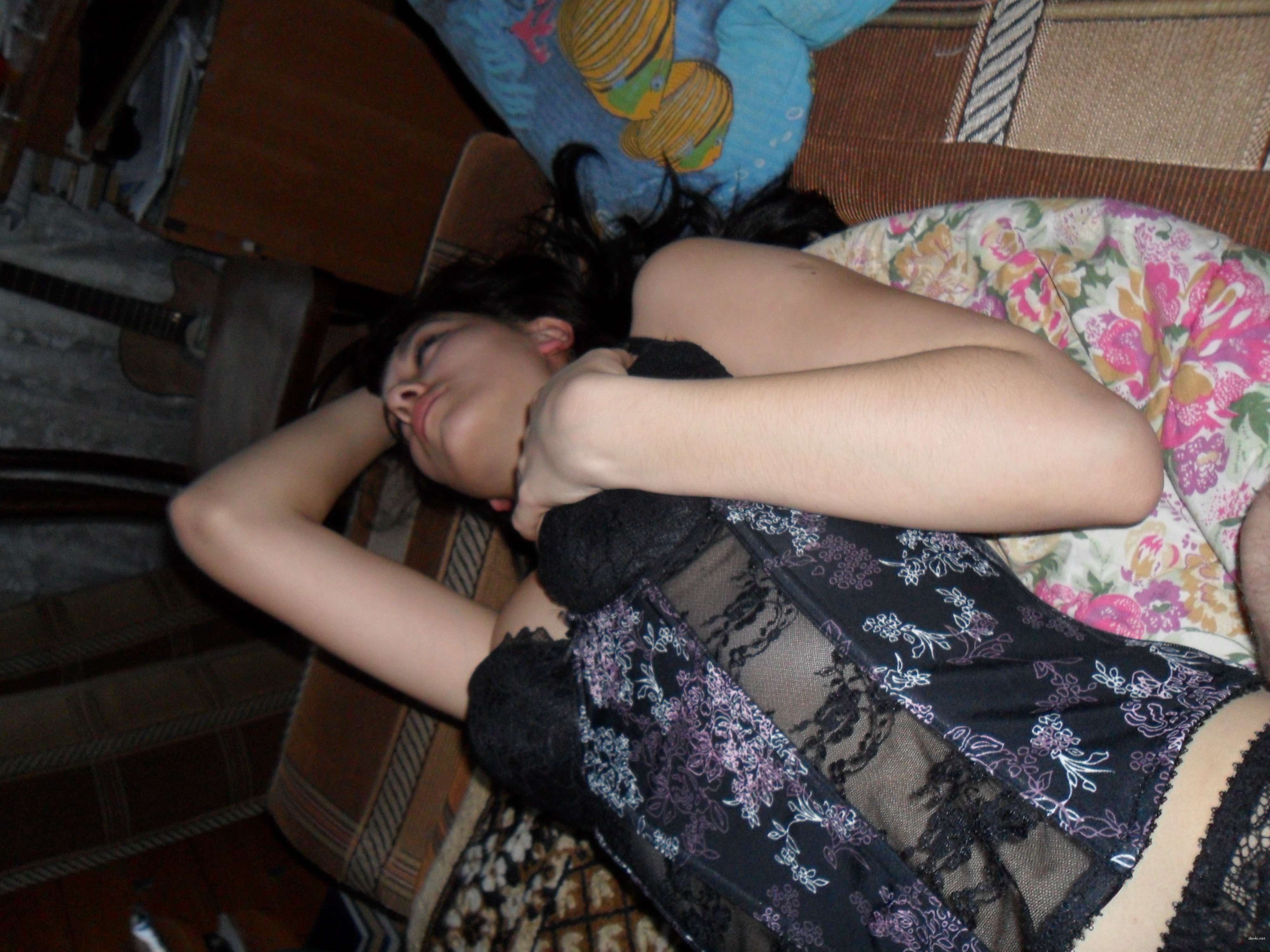 Skinny Brunette Amateur Porn: Hardcore Sex Pics with Explicit Action