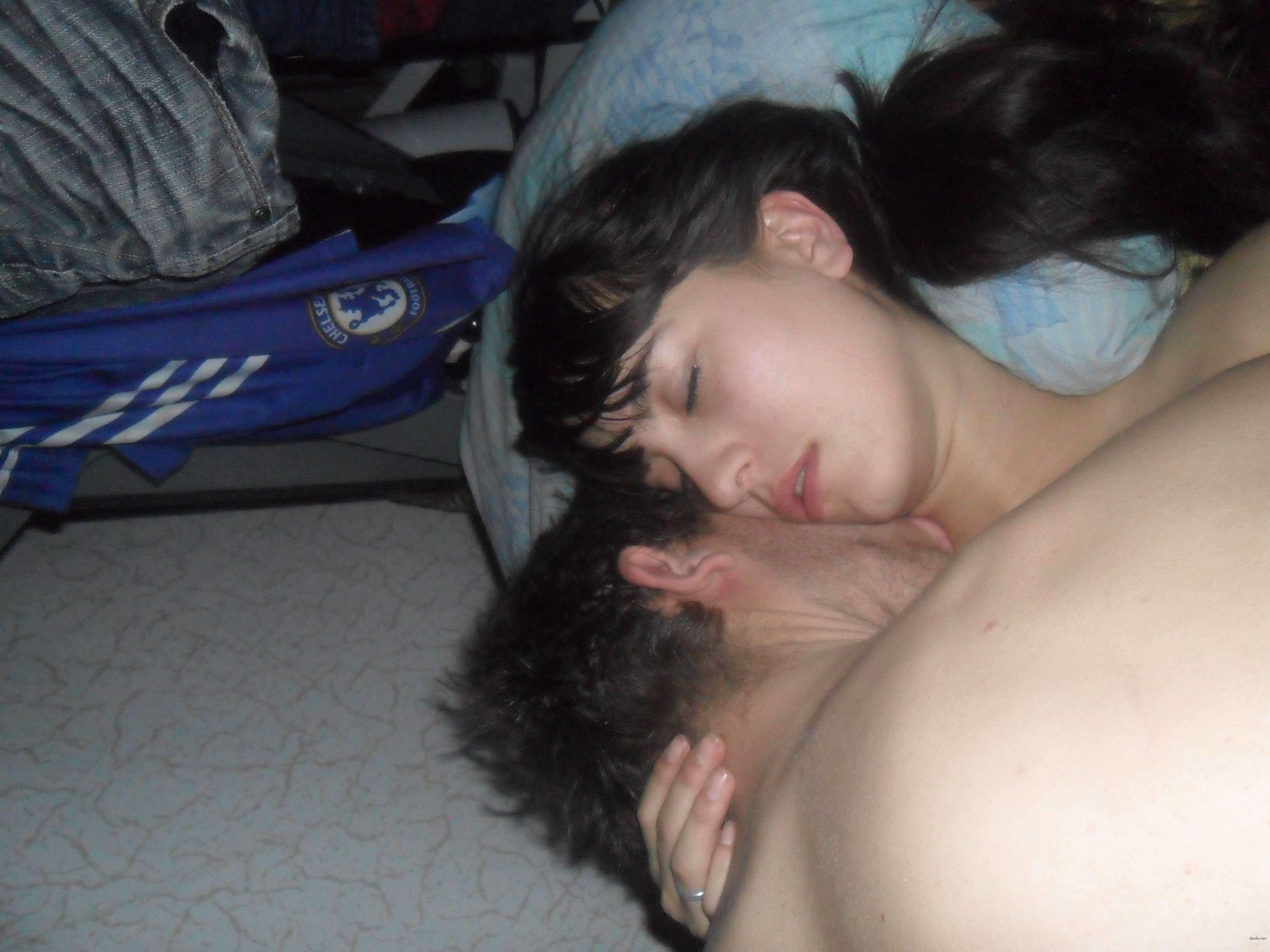 Skinny Brunette Amateur Porn: Hardcore Sex Pics with Explicit Action
