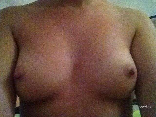 Hot Blonde's Uncensored Selfie: Explicit Phone Photo - Amateur Blonde Babe Goes Wild!
