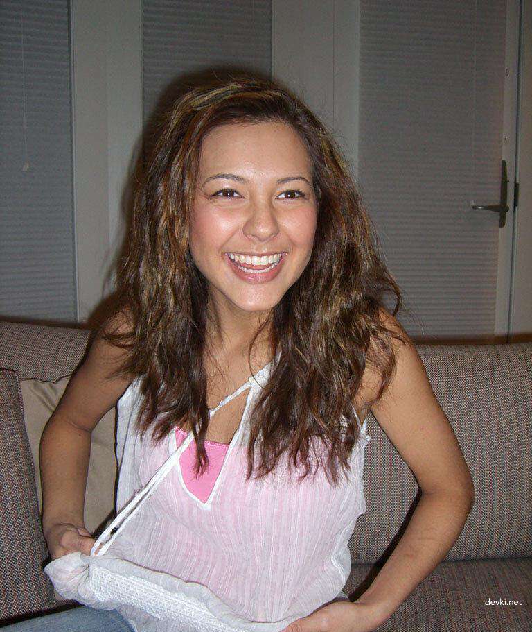 Seductive Amateur Erotica: Explicit Photos of Hot Girl in English