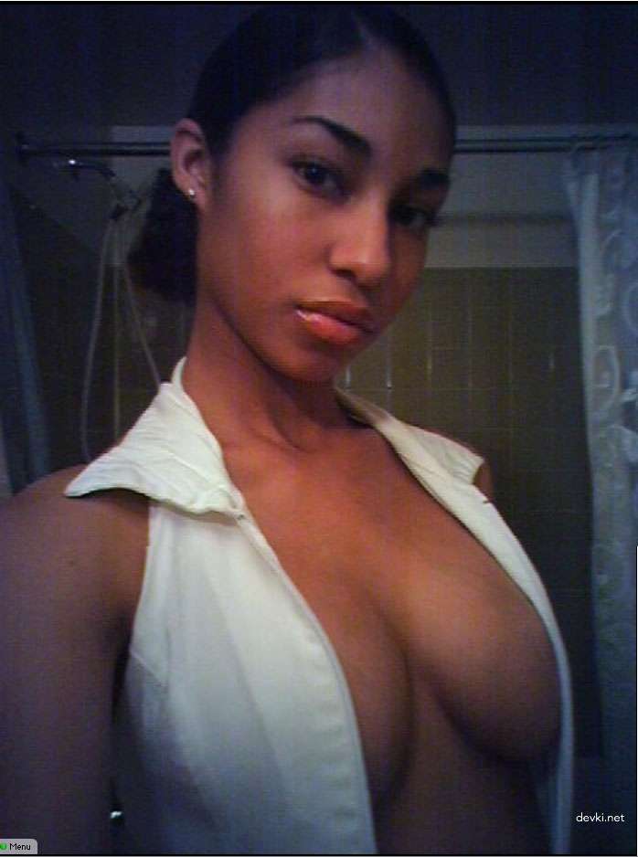 Steamy Latina Amateurs Get Naked and Wild in Explicit Amateur Porn Pics