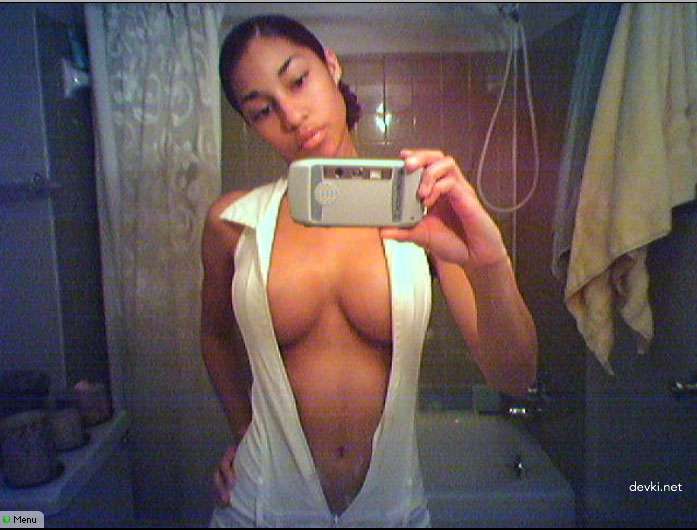 Steamy Latina Amateurs Get Naked and Wild in Explicit Amateur Porn Pics