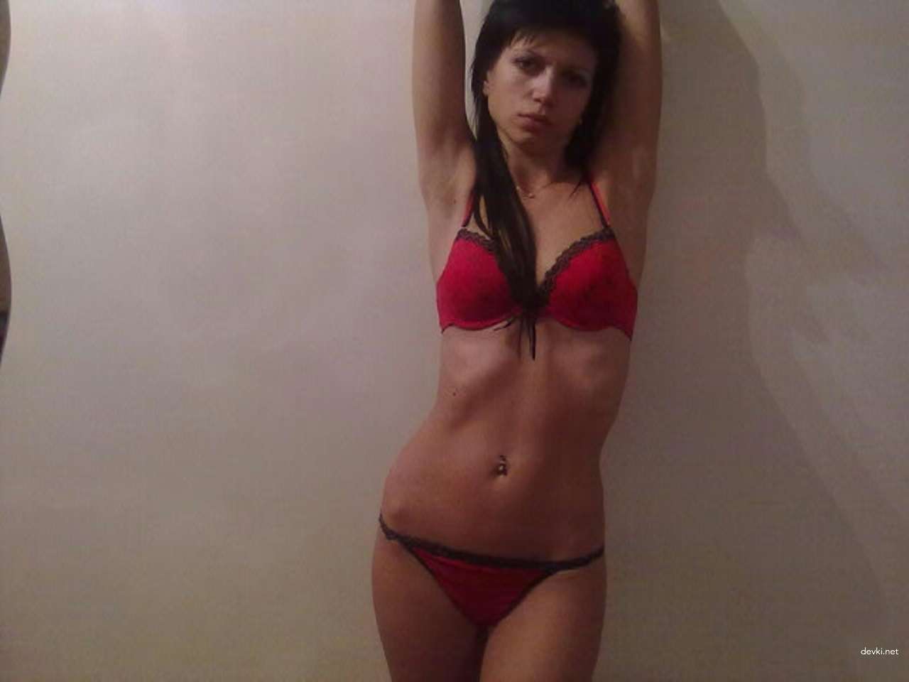 Explicit Amateur Photo: Seductive Woman in Sensual Pose - Beautiful and Captivating