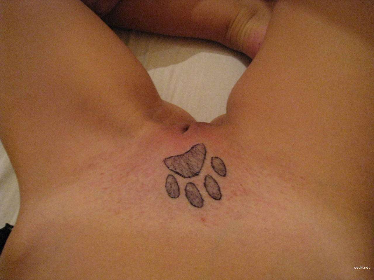 Explicit Amateur Photo: Seductive Woman in Sensual Pose - Beautiful and Captivating