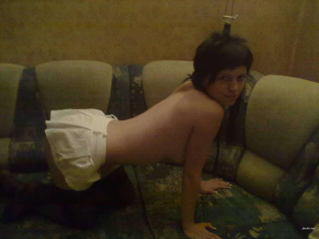 Explicit Amateur Photo: Seductive Woman in Sensual Pose - Beautiful and Captivating