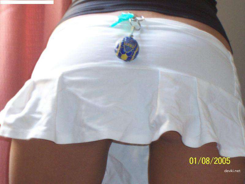 Sexy Brunette with Tight Ass Exposed in Homemade Porn Pics
