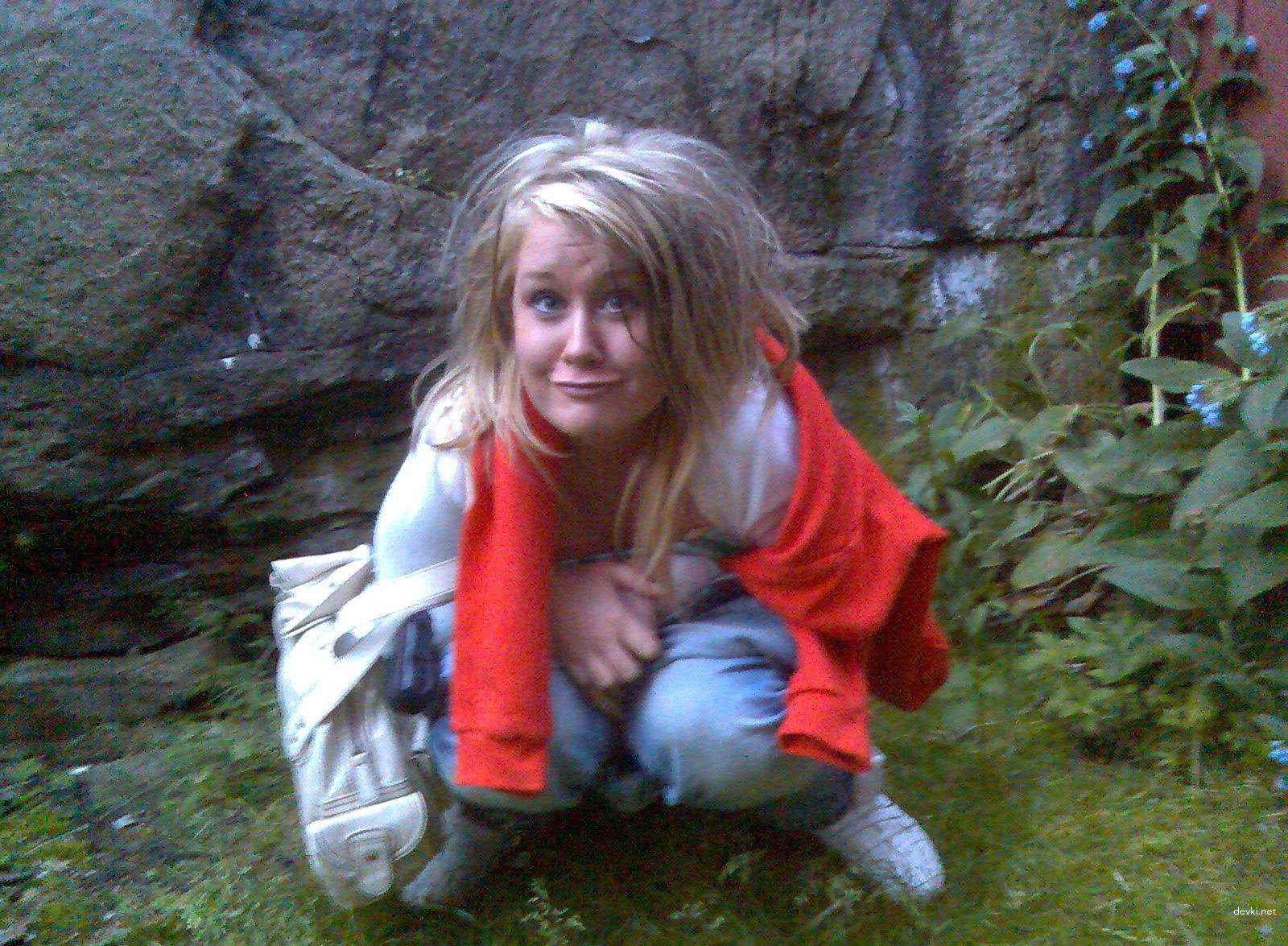 Blonde Bombshell's Wild Amateur XXX Adventure - Explicit Hardcore Sex Pics with Cute Blondie