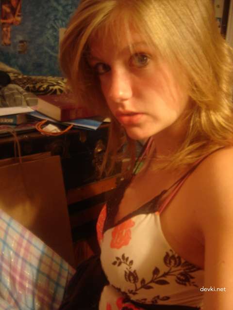 Blonde Cumslut Amateur Porn: Explosive Cumshot Orgy with Naked Blonde Slut