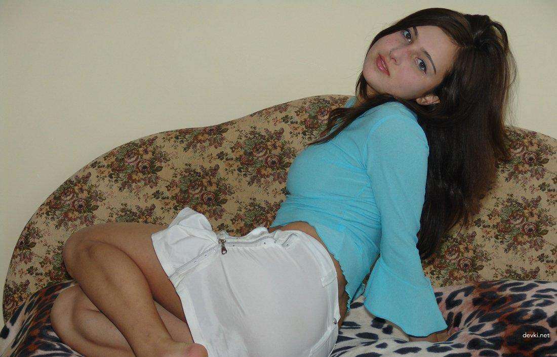 Naked Pussy Masturbation: Explicit Solo Action - Amateur Photo