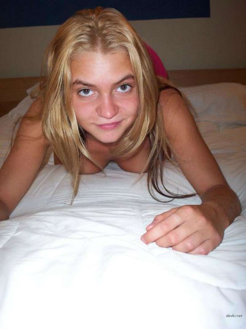 Steamy Amateur Babe: Explicit Hot Body Photoshoot