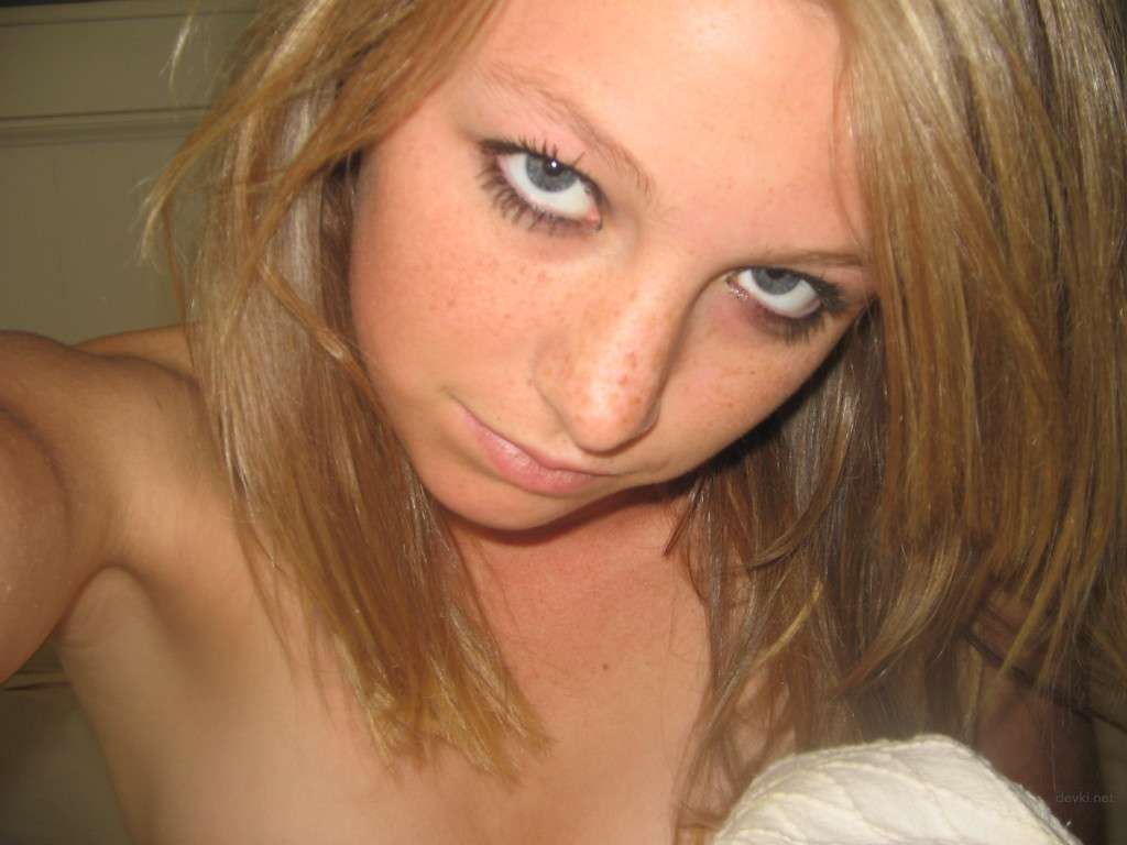 Amateur Solo Masturbation: Fingers Deep in Wet Pussy - Explicit Homemade Porn Pic
