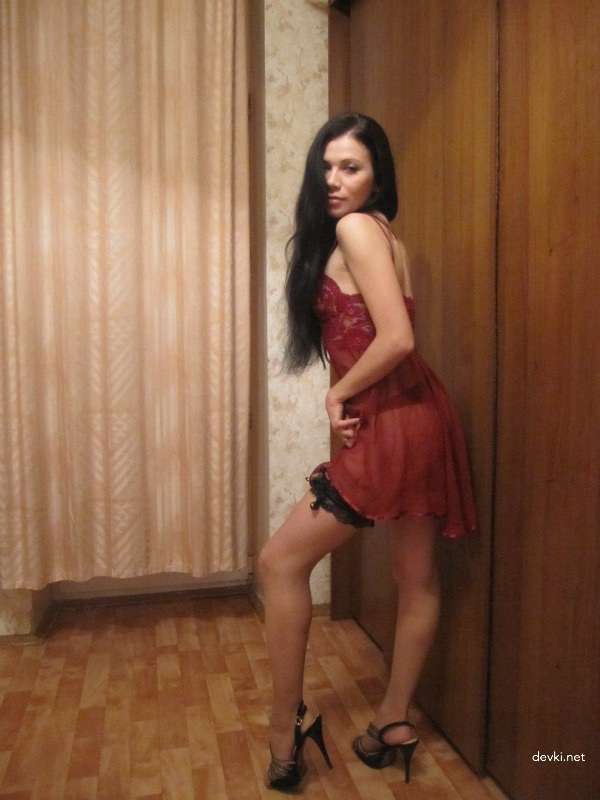 Hot Amateur Babe Strips and Poses Naked at Home - Explicit Photo Shoot