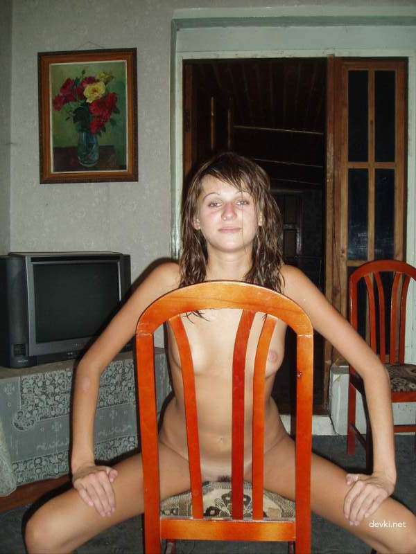 Explicitly Seductive Young Beauty: Hot Amateur Photo of Charming Cutie