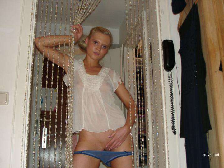 Amateur XXX Collection: Private Explicit Photos of Cute Girl