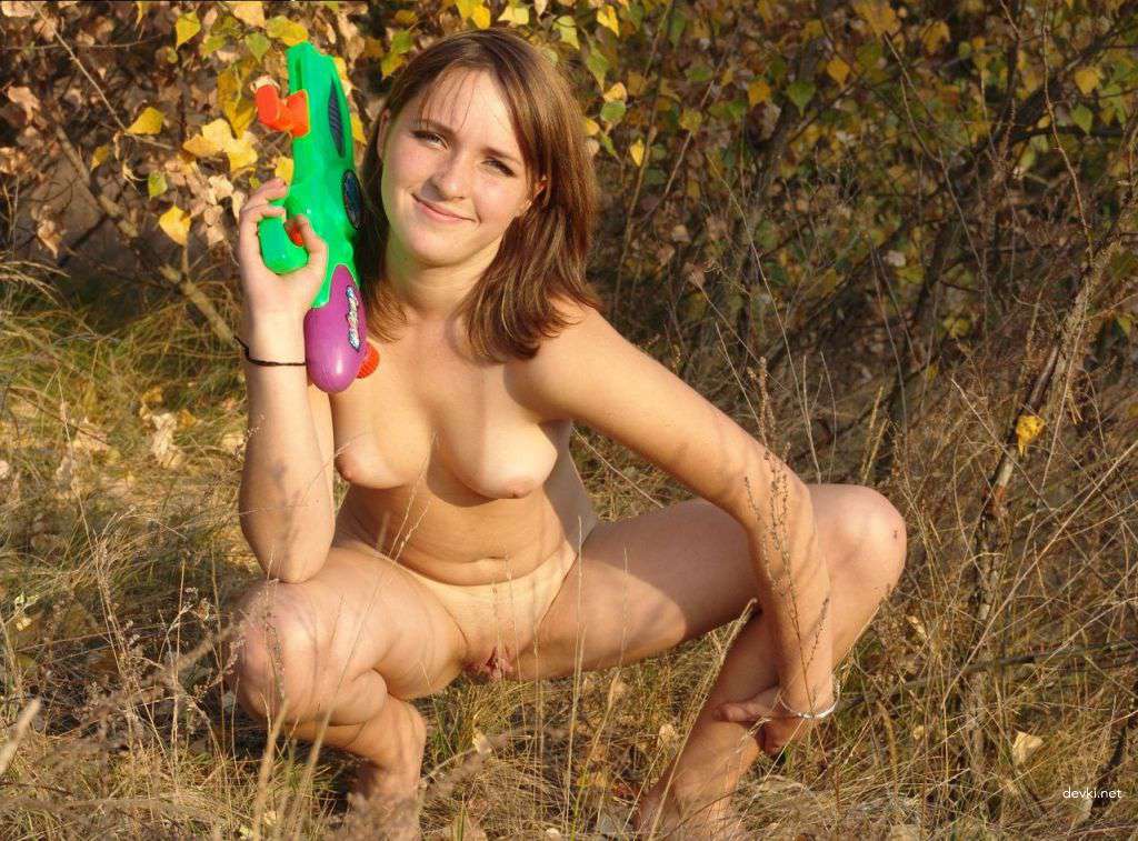 Amateur Outdoor Strip Tease: Explicit Friend Undresses in Public