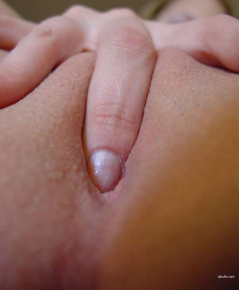 XXX Amateur Selfies: Explicit Poses in Hot Photoshoot - Uncensored Seduction