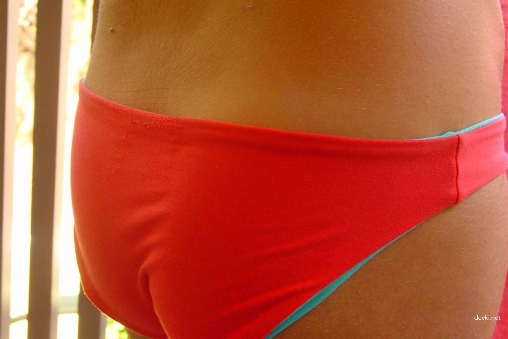 Explicit Teen Strip Tease: Amateur Girl Removes Panties