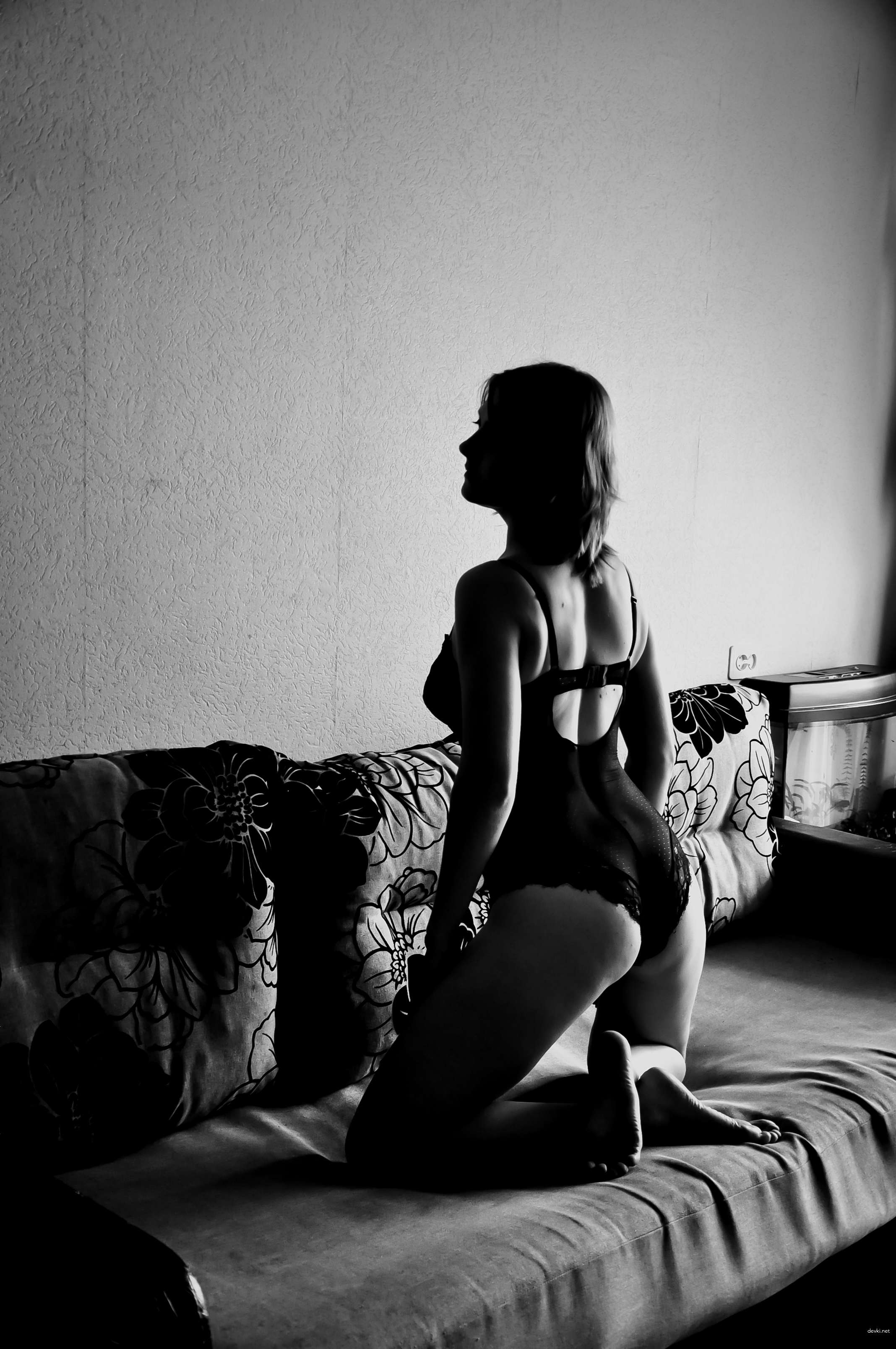 XXX Nude Model in Provocative Pose - Explicit Amateur Woman Photo