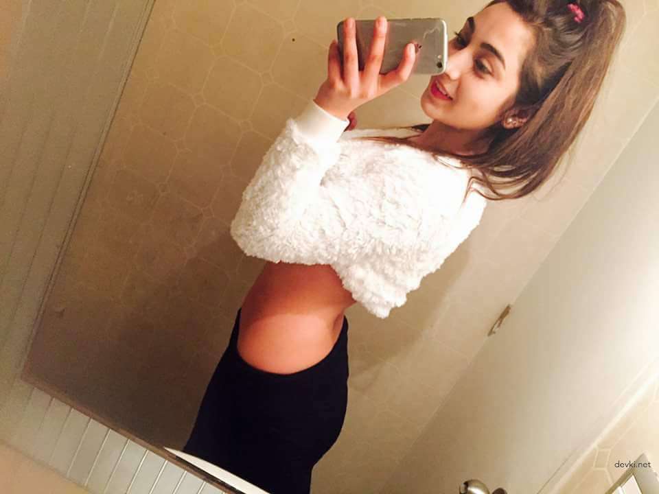 Amateur Lesbian Selfie: Explicit Private Girls' Photo Shoot