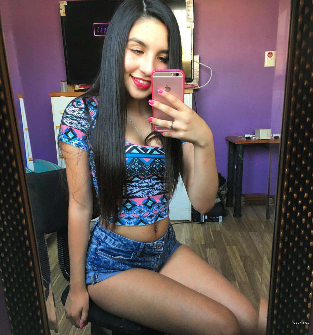 Amateur Lesbian Selfie: Explicit Private Girls' Photo Shoot