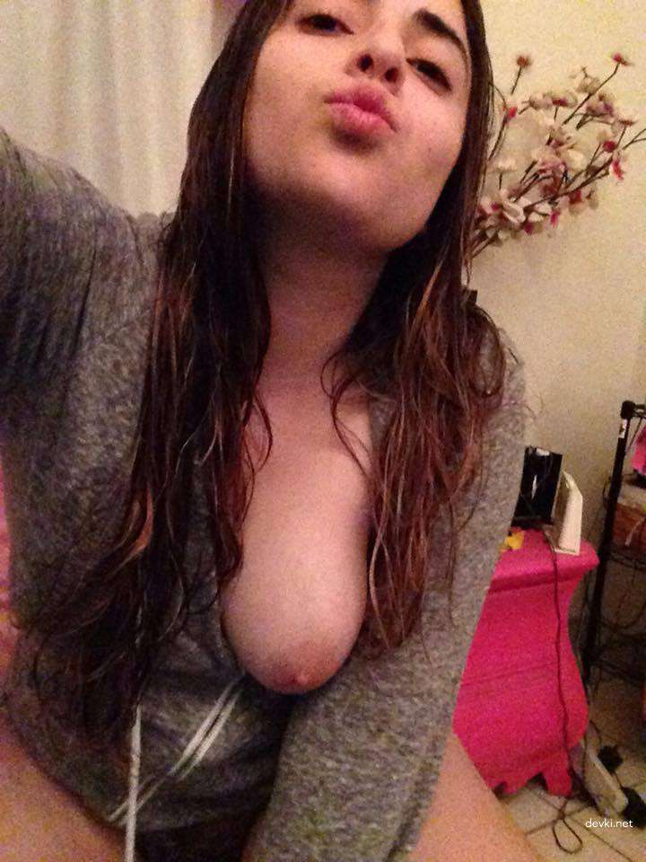 Amateur Lesbian Selfie: Explicit Private Girls' Photo Shoot