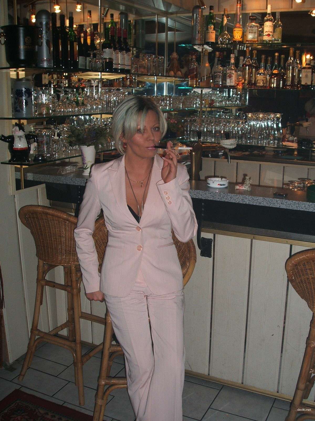 Hot Mature Blonde MILF in Explicit Amateur Photo Shoot - Uncensored Content for Adults