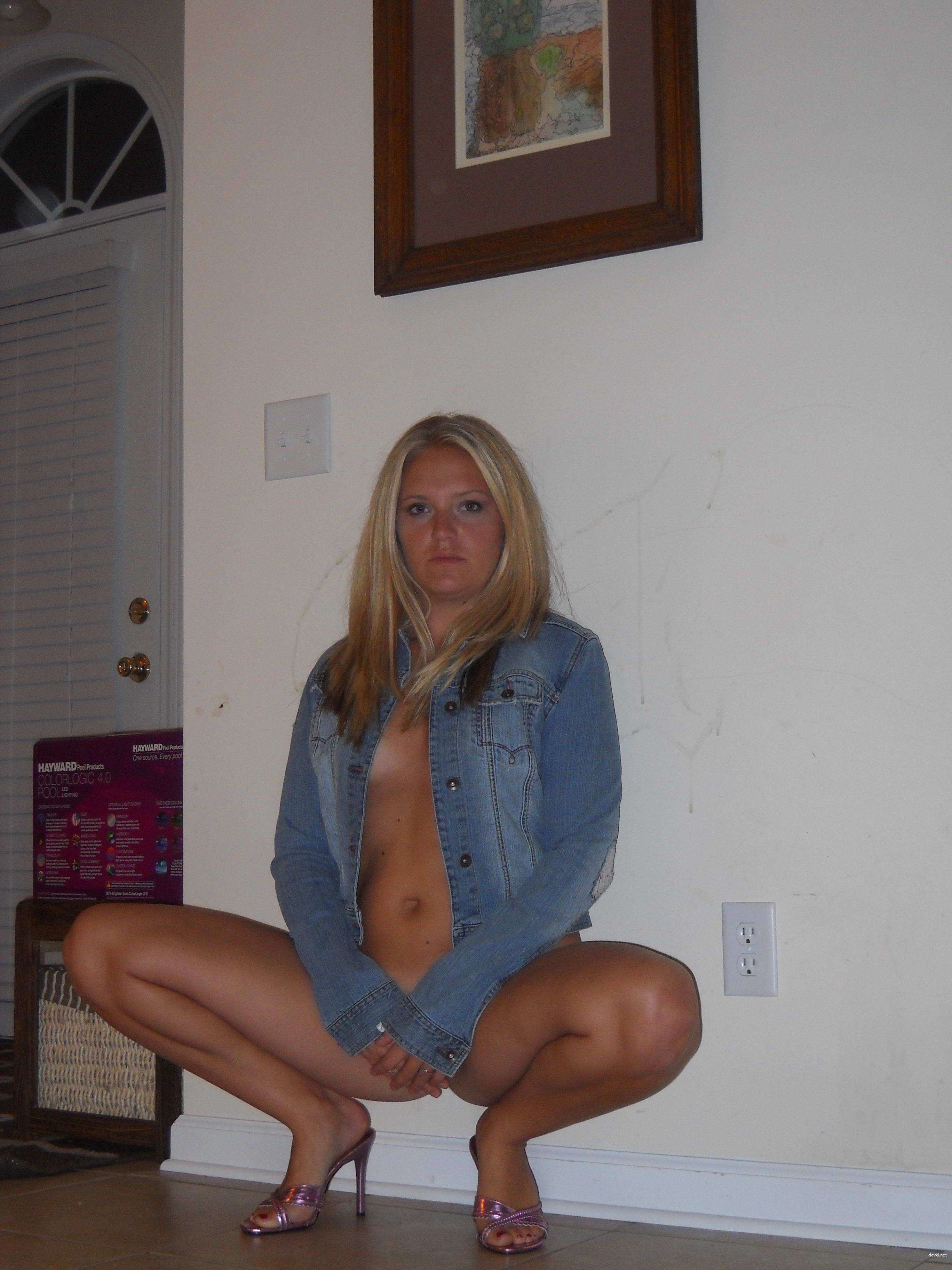 Explicit Amateur Photo: Busty-Free Woman's Private Shot