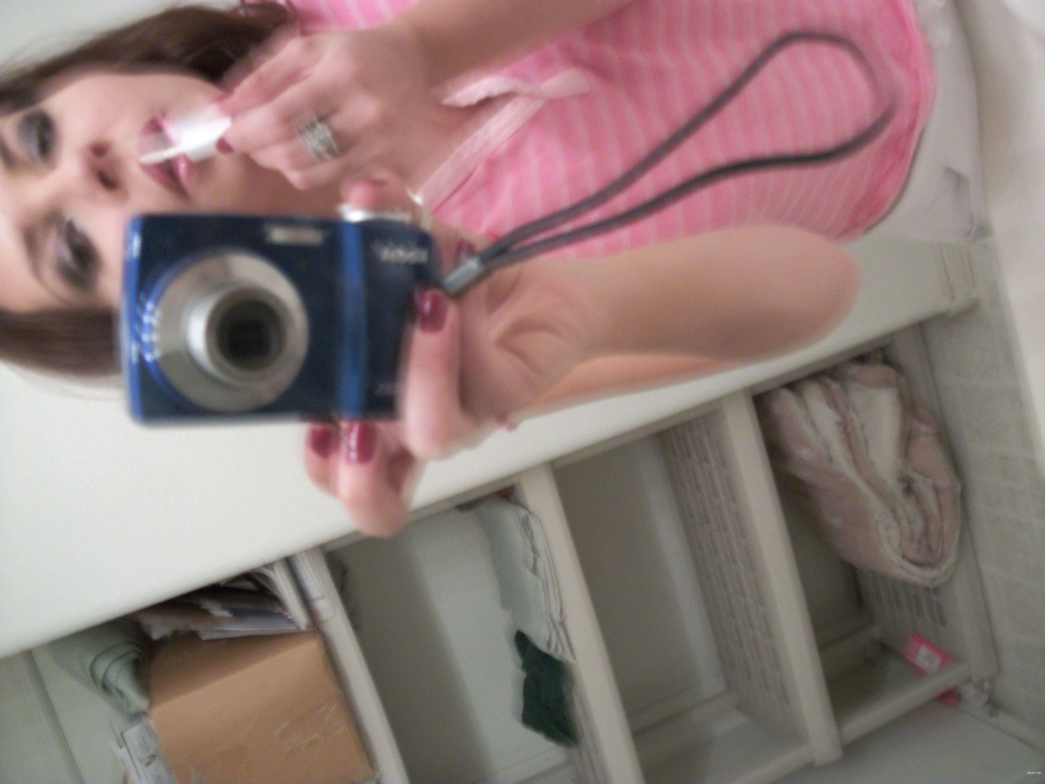 Naughty Amateur Babe's Intimate Selfies - Explicit and Sexy Photos!