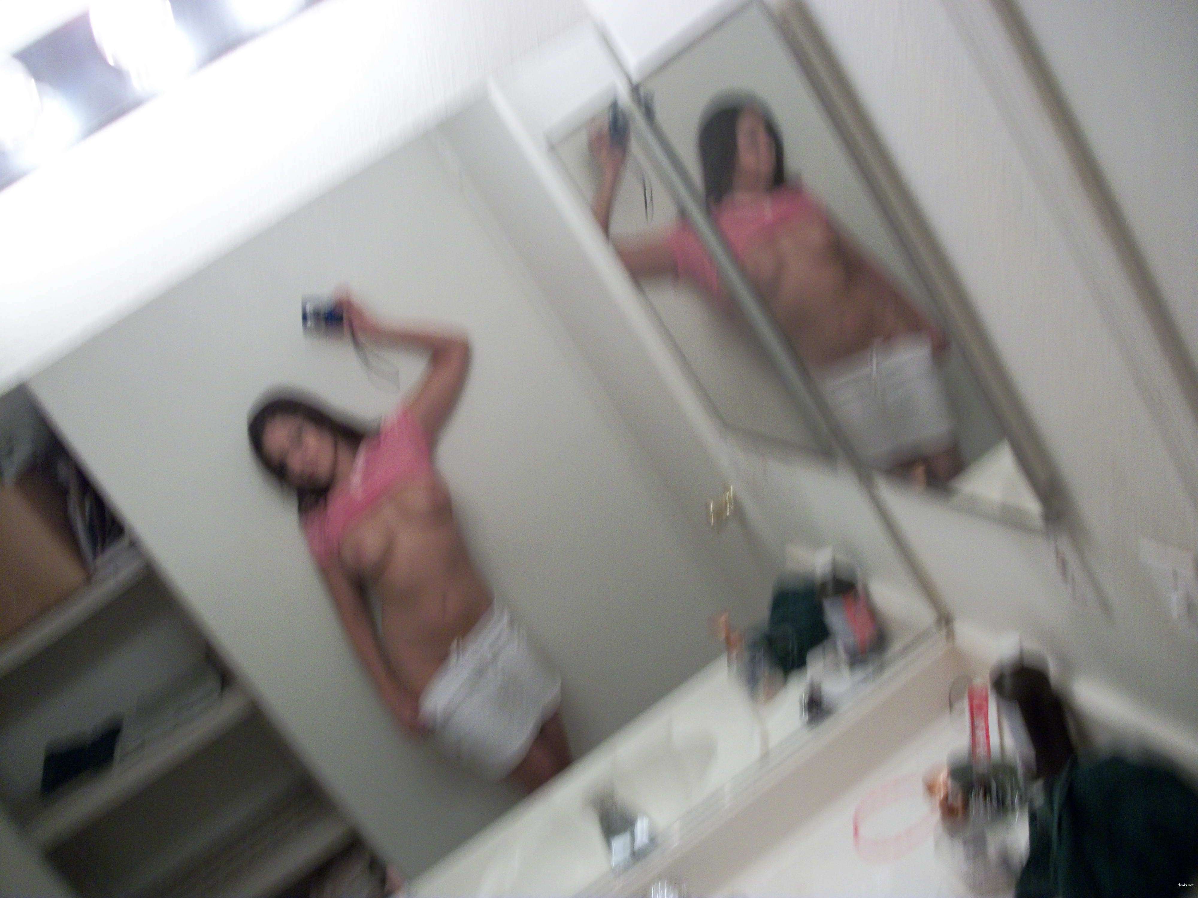 Naughty Amateur Babe's Intimate Selfies - Explicit and Sexy Photos!
