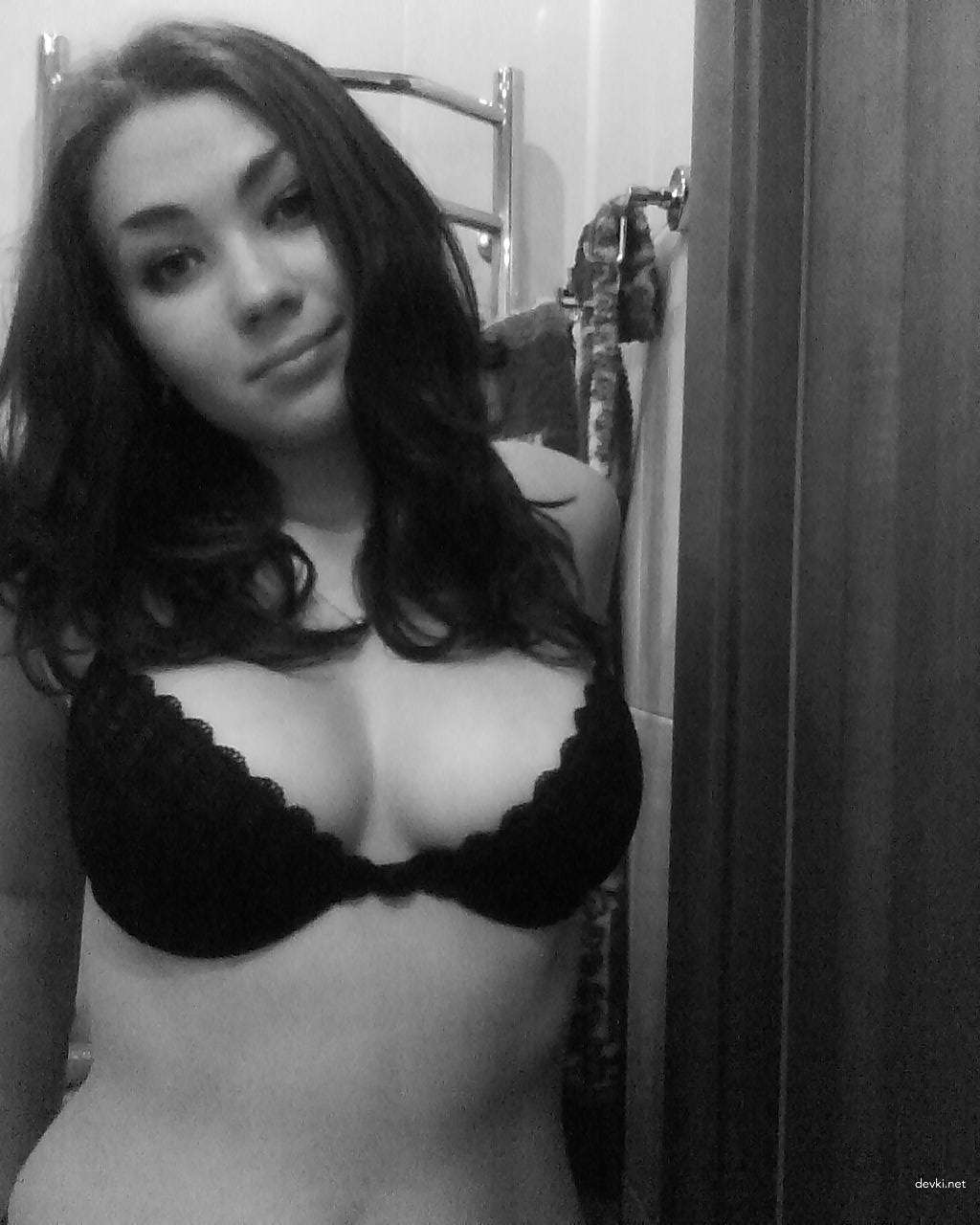XXX Private Amateur Girl Selfies - Uncensored Explicit Photos