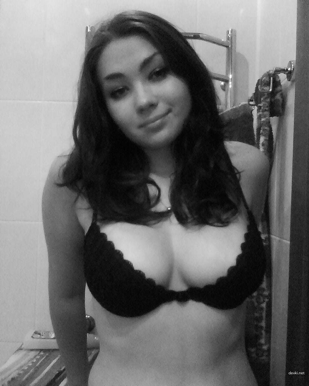 XXX Private Amateur Girl Selfies - Uncensored Explicit Photos