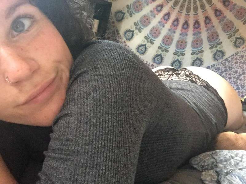 Amateur Girlfriend's Explicit Close-Up Pussy Shot - Uncensored Nude Photo