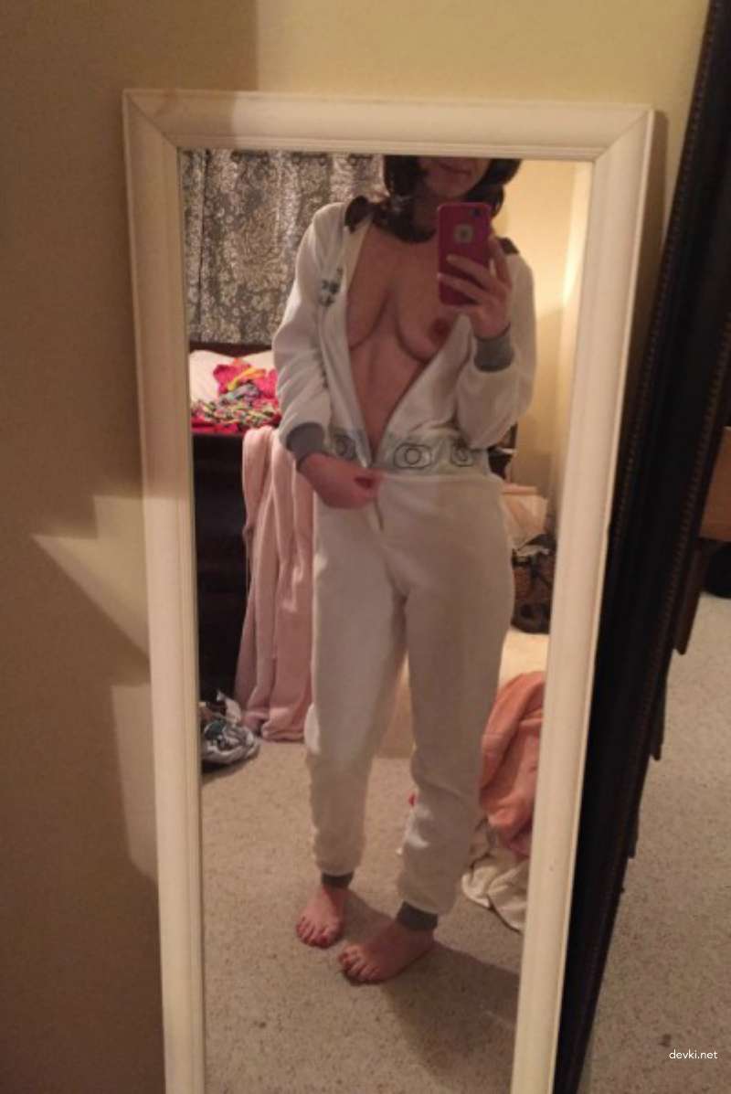 XXX Amateur Ass Pic: Private Shot of Stunning Babe with Incredible Booty