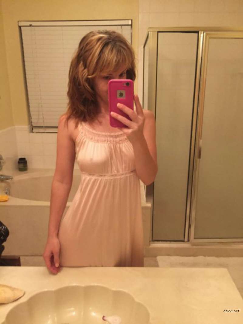 XXX Amateur Ass Pic: Private Shot of Stunning Babe with Incredible Booty