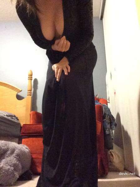 Hot Amateur Teen Exposes Wet Pussy - Uncensored Nude Pic