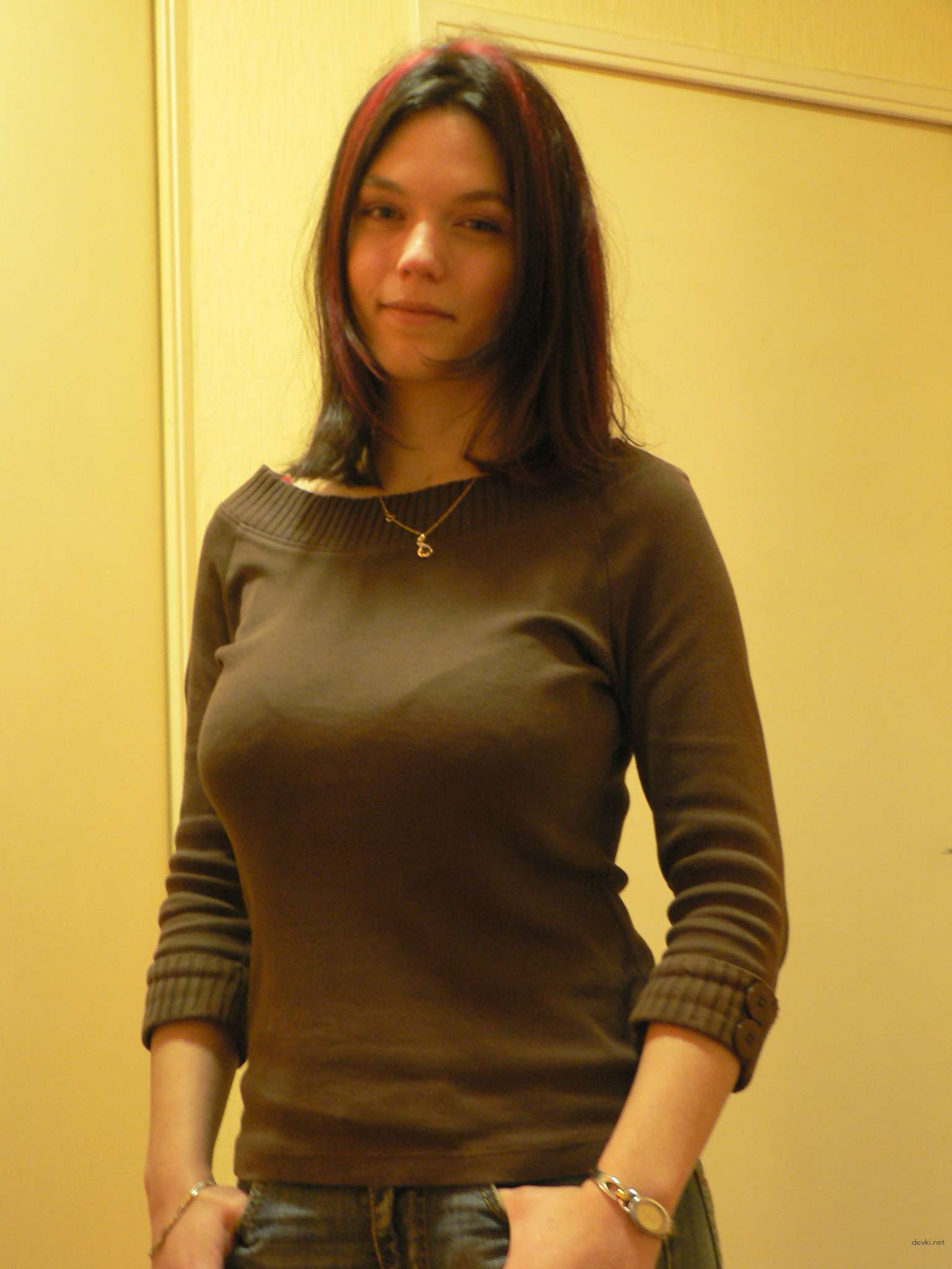 Amateur Slut Spreads Legs Wide: Explicit Homemade Porn Pic