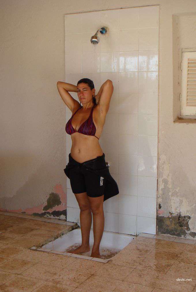 Raw and Uncensored: Amateur Nude Girl's Explicit Vacation Poses